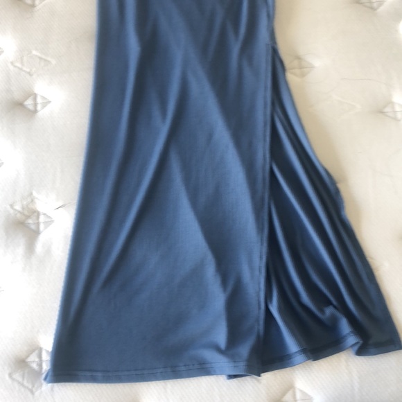 Dresses. - Picture 4 of 5